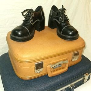 Early 2000s black platform shoes